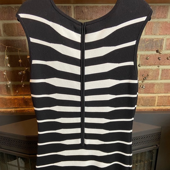 Abstract Striped Calvin Klein Dress, Size M - Picture 5 of 6